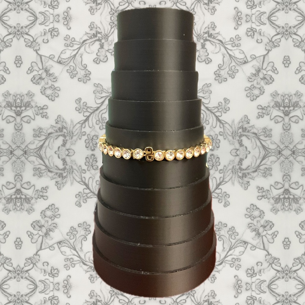 Elegant Gold and Crystal Stretch Bracelet..7"